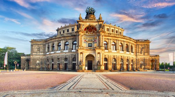 shutterstock_1012310506 shutterstock_1012310506