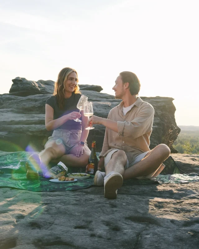 Tisa Rocks for adventure or a quiet moment together 🥾🍷
Not far away from Bohemian Homes, this stunning spot offers more than one way to enjoy it. Hike through sandstone formations with friends, or pack a bottle of wine and enjoy a sunset picnic with someone you love. 🏞️
No matter how you spend your time here, the memories will stay with you.
Book your stay now via link in our bio. 🏡✨

#bohemianhomes #czechvacation #holidayhome #tisarocks #adventures #amazingplacescz #uzasnamista #ceskesvycarsko #bohemian_switzerland #dnescestujem #visitcz #kudyznudy #dovolenavcesku #vikendovepobyty