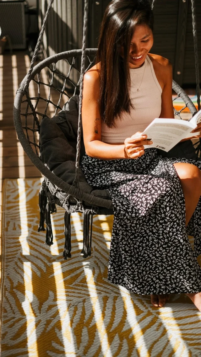Spring that feels like summer. ☀️ Warm air, long afternoons, the smell of something good on the grill, and the kind of slow moments you’ll want to make last. Just you, them, and the feeling that this is exactly where you're meant to be. 🏡💛
#bohemianhomes #czechvacation #holidayhome #spring #romanticweekend #amazingplacescz #uzasnamista #ceskesvycarsko #bohemian_switzerland #dnescestujem #visitcz #kudyznudy #dovolenavcesku #vikendovepobyty