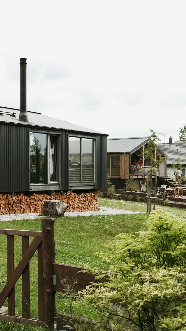 Can you hear it? It’s the silence. 😌🍃
That’s what’s waiting for you when you finally arrive at Bohemian Homes. Time for yourself. Endless green views all around.Space to slow down and recharge.

Have you booked your stay yet? 🏡

#bohemianhomes #czechvacation #holidayhome #silence #recharge #amazingplacescz #uzasnamista #ceskesvycarsko #bohemian_switzerland #dnescestujem #visitcz #kudyznudy #dovolenavcesku #vikendovepobyty